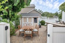 Black Point Retreat - Entertain & Enjoy the Beach!