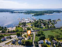 Maxson House Mystic – Easy Walk to Downtown