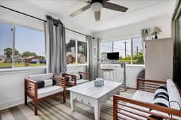 Private Beach -Single-Level Cottage  | Sleeps 6