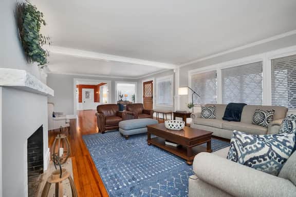 Magnificent Ferncrest - Towering Home on the Coast