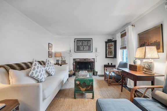 Old Lyme Pet Friendly Escape | Griswold Preserve + Beach Pass + Fireplace