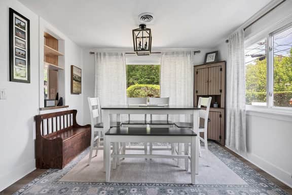 Private Beach -Single-Level Cottage  | Sleeps 6