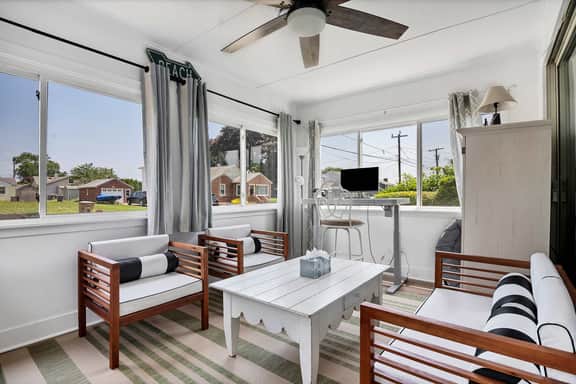 Private Beach -Single-Level Cottage  | Sleeps 6