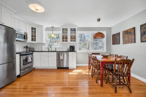 Downtown Mystic House w/ Yard, Pet-Friendly Getaway